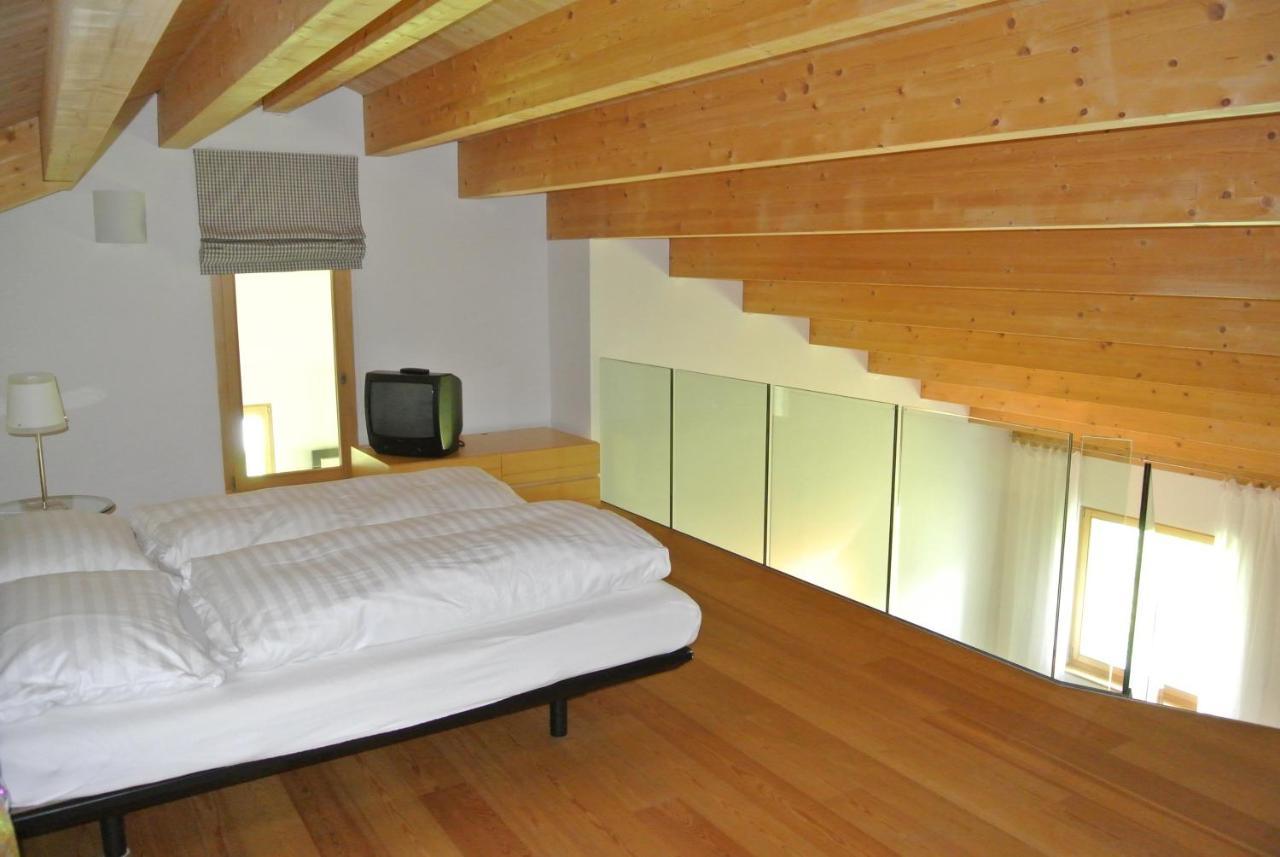 Chesa La Montanella - Ferienwohnung, Maloja Exteriér fotografie