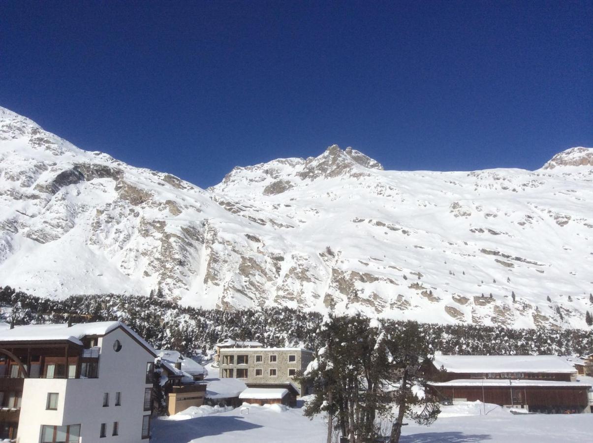 Chesa La Montanella - Ferienwohnung, Maloja Exteriér fotografie