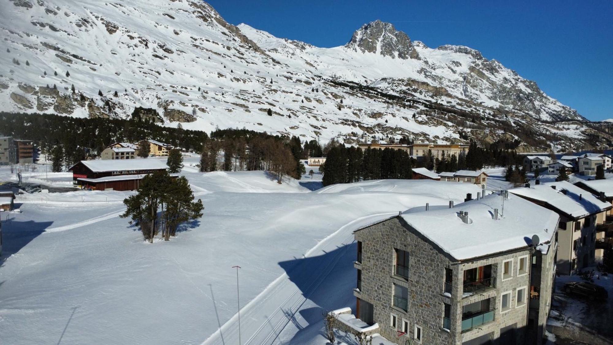 Chesa La Montanella - Ferienwohnung, Maloja Exteriér fotografie